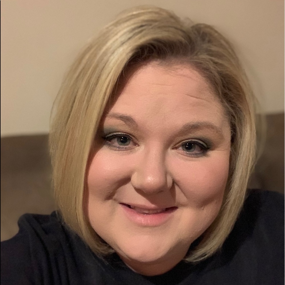 Meet your Posher, Amelia